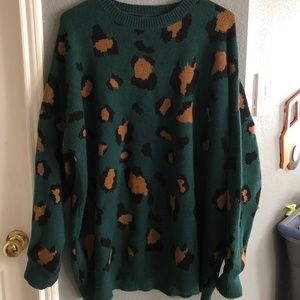 Green leopard print sweater XL